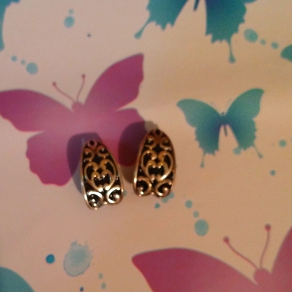 Earrings - Picture 1 of 3